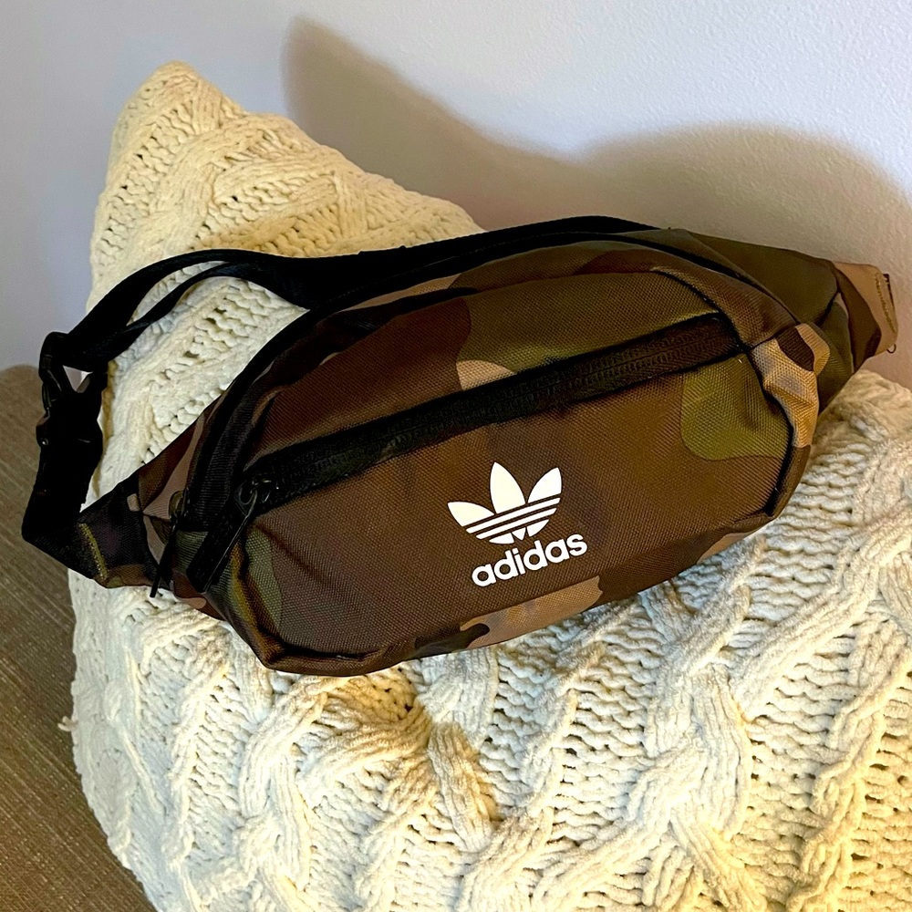 adidas Originals 🦋 National Waist Fanny Pack-Travel Bag Green Camo